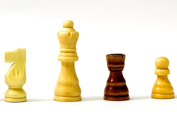 STAUNTON WOODEN CHESSMEN F38 - Image 2