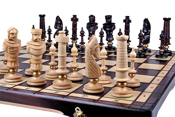 Handmade wooden chess set H104 - Image 2